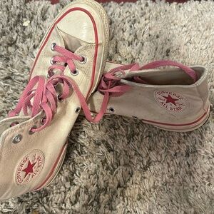 Pink and white converse!!